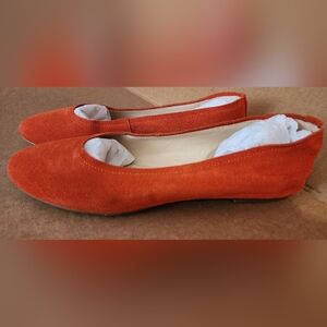 Violet & Red suede flats Red-Orange Sz 8M NWOB‎